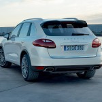 Porsche Cayenne 2011 1600x1200 wallpaper Rear angle view