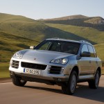 Classic Silver Porsche Cayenne Turbo S 2009 1600x1200 wallpaper Front angle view