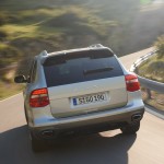 Classic Silver Porsche Cayenne Turbo S 2009 1600x1200 wallpaper Rear view